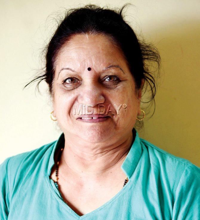 Shubhada Joshi, Omkar’s mother, steps in when the couple needs to interact with customers