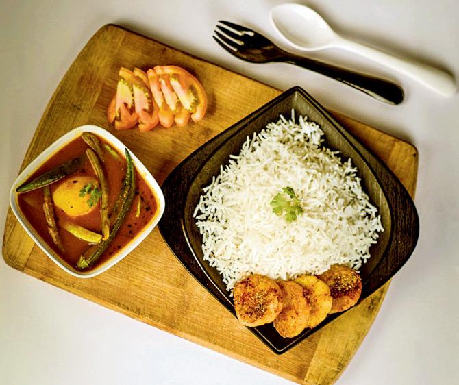 Sindhi Curry Chawal with Aloo Tuk