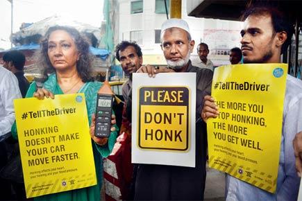 Mumbai: Silent protest against honking at noisy JJ junction