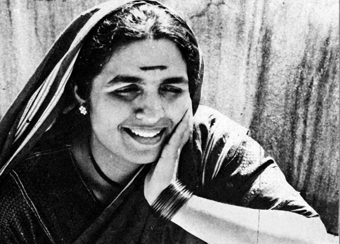 Sushama Deshpande was 30 years old when she first went on stage as Savitribai. The play follows the life of the social reformer from childhood to her death