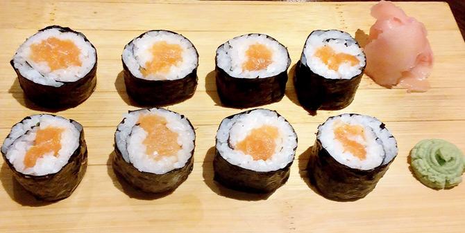 The Sake Maki Salmon Roll