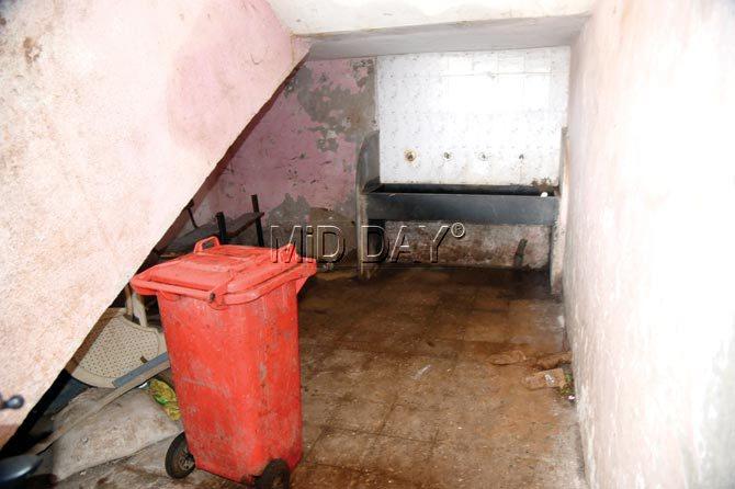 A wash basin lies unused due to shortage of water