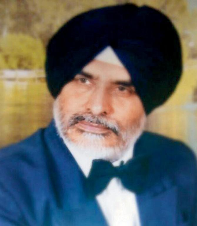Ex-navy commander Paramjit Singh  has published a book of poetry in Hindi while in service 