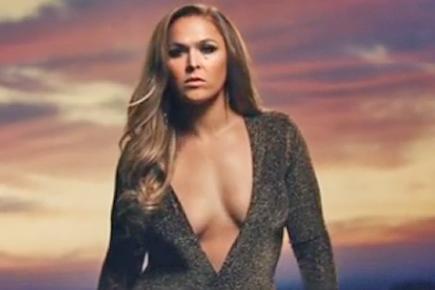 Ronda Rousey Xxx Videos - Watch video: Ronda Rousey shows off cleavage, sports golden gown