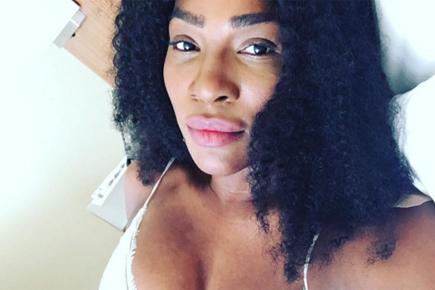 Serena Williams shows ample cleavage in hot bedroom selfie!