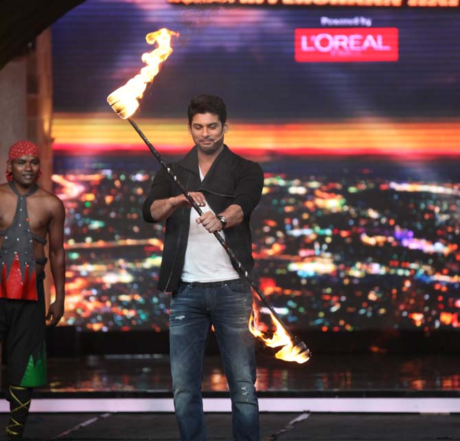 Sidharth Shukla performs a fire stunt on 