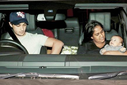 Arpita Khan, Aayush Sharma enjoy an evening out with baby Ahil