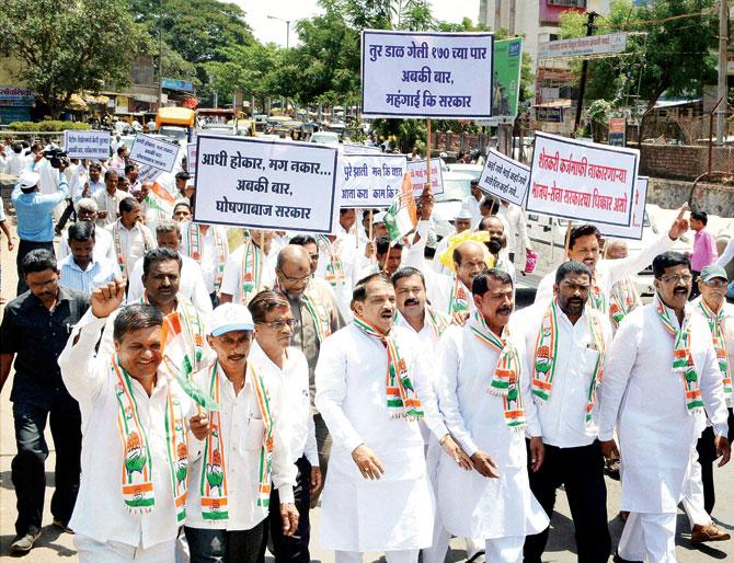 Up in arms: Congress members from Karad, Maharashtra, protest against NDA government.