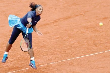 Serena Williams struggles to beat Kiki Bertens