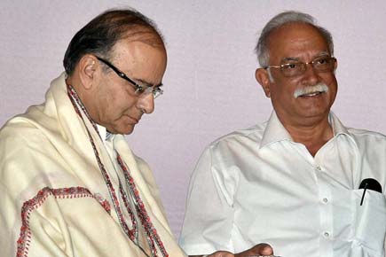Raju meets Arun Jaitley, discuss issues concerning aviation sector
