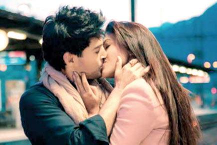 Rajeev Khandelwal and Gauahar Khan lock lips for their film 'Fever'