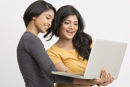 Indian teens still using laptops, desktop to access internet: Survey