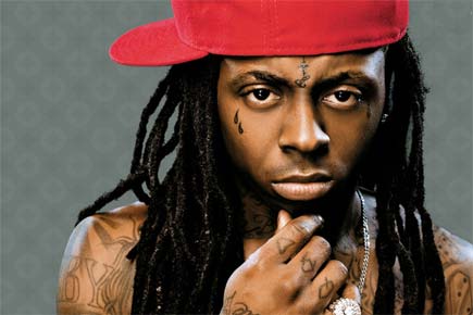 Lil Wayne's plane makes emergency landing