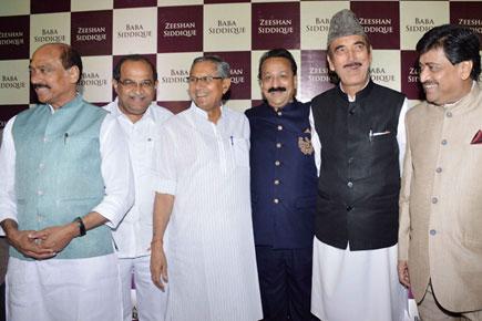 Congress leaders Ashok Chavan, Sushilkumar Shinde attend Baba Siddique's Iftar bash
