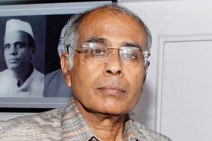 Dabholkar murder: Accused's counsel submit application against Justice Dharmadhikari