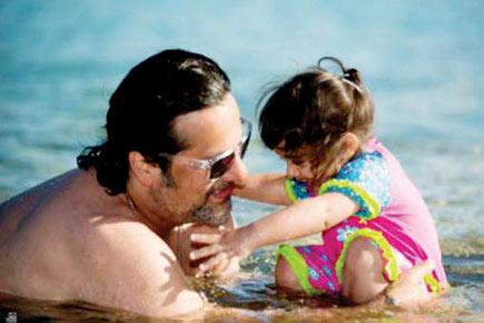 Fardeen Khan posts a cute picture with his daughter Diani Isabella