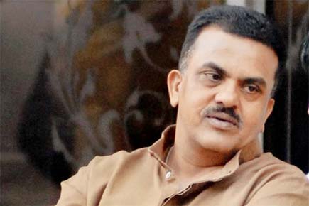 Shiv Sena minister Waikar 'grabbed' land in Aarey Colony: Sanjay Nirupam