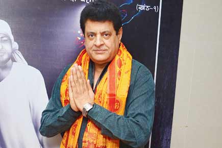 Gajendra Chauhan invites 'father figure' RSS chief to son's wedding