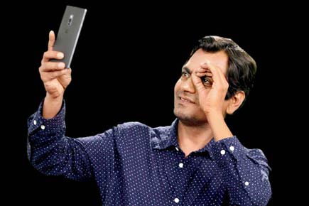 'Raman Raghav 2.0' inspires Nawazuddin Siddiqui to take selfies in a quirky way