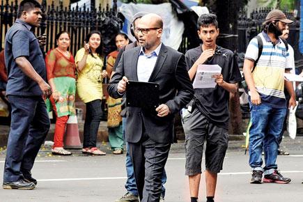 Spotted: Mohan Kapoor shoots for an ad at Horniman Circle