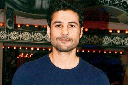 Rajeev Khandelwal, other Bollywood celebs at a birthday bash