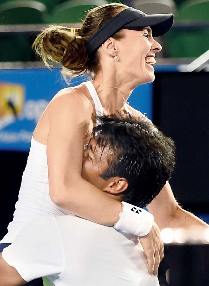 Leander Paes and Martina Hingis, who beat Elena Vesnina and Bruno Soares 6-4, 6-3 in their quarters clash. Pics/Getty Images