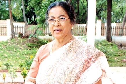 Veteran actress Sulabha Deshpande cremated