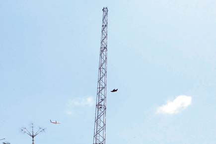 Where did this 130-ft antenna near Juhu aerodrome come from?
