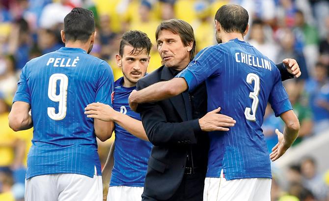 Italy coach Antonio Conte greets his players after the Euro 2016 match vs Sweden in Toulouse, France on Friday. pic/AFP