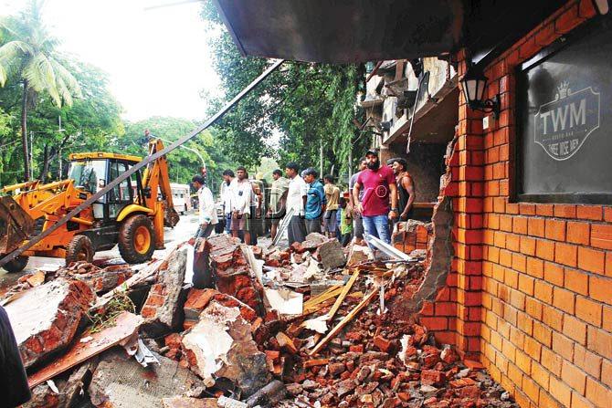 The pub’s management had to pay to clear the debris after the BMC demolished the structure. Pic/Prabhanjan Dhanu