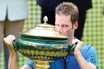 Bravo! World No 192 Florian Mayer wins Halle title