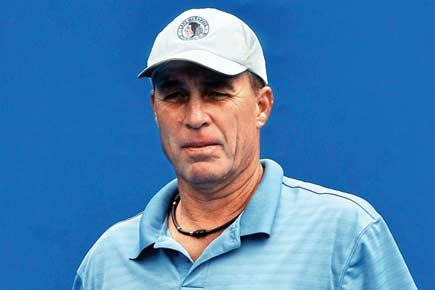 Ivan Lendl gives Andy Murray's trophy presentation a miss