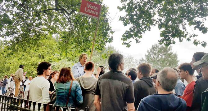 Matthew Palmer convinces people for ‘Vote Leave’ at Speaker’s Corner in London’s Hyde Park