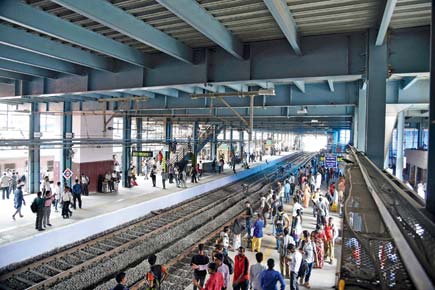 Another fortnight before 12-car trains restart on CST-Andheri route