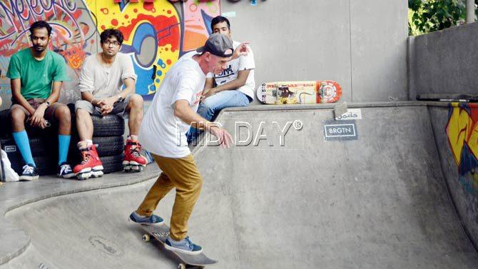 Nick Smith showcasing his skills at Social in Khar. Pic/Bipin Kokate