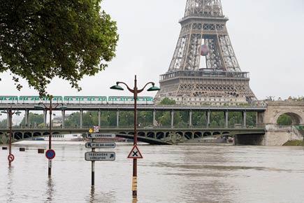 Europe floods: Paris on alert as Seine swells