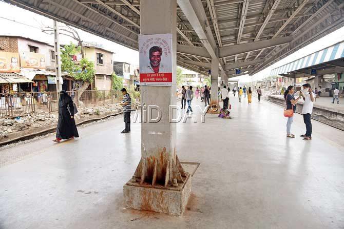 Far from stinking, the concourse and platforms are gleaming and there’s no sign of litter anywhere, but there are paan stains everywhere. Pics/Sameer Markande