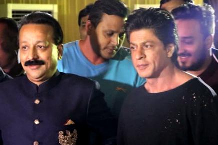 Shah Rukh Khan at Baba Siddiqui's Iftar party!