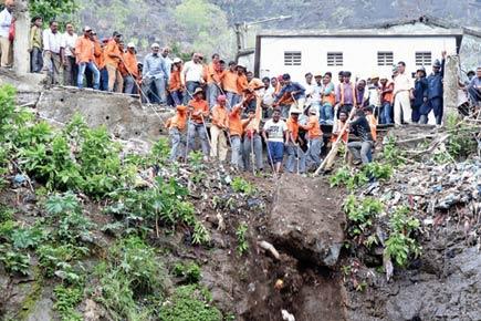 Thane: Blame game over tunnel collapse