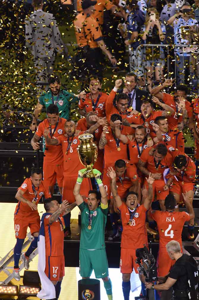 Chile footballers with the title