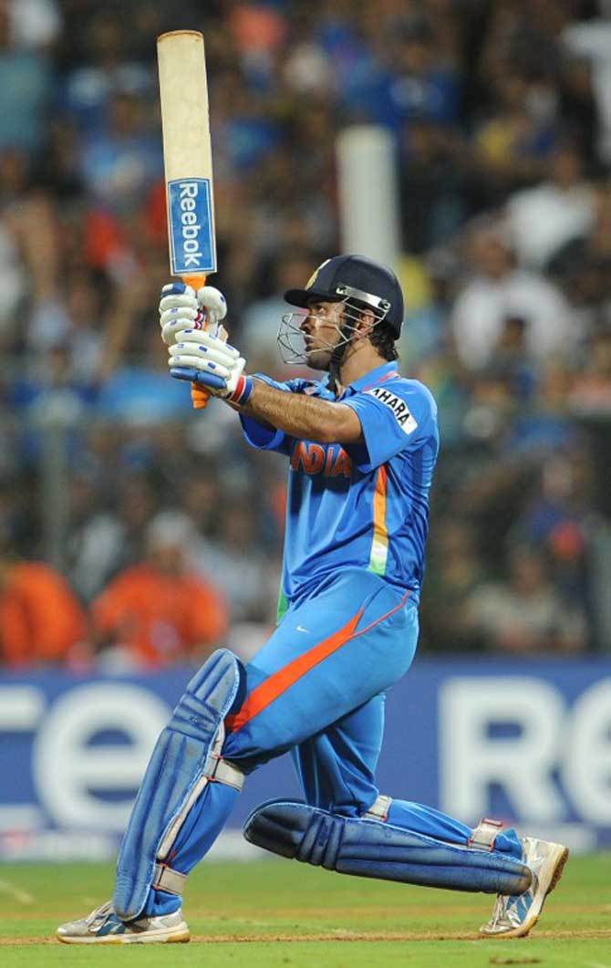 MS Dhoni plays the Helicopter shot