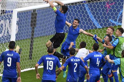Euro 2016: Italy oust holders Spain with 2-0 victory in pre-quarters