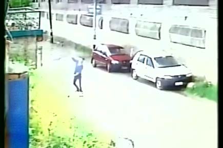 Caught on camera: Grenade attack near police station in Shopian 