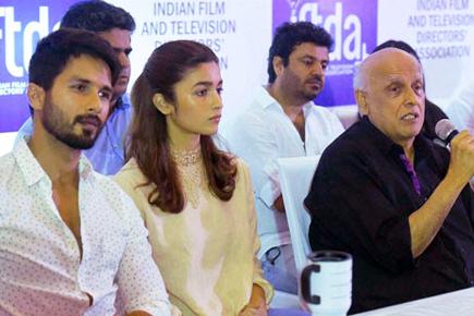 Film fraternity supports Anurag Kashyap against censorship 