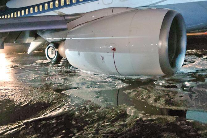 A flight experienced a technical fault in its landing gear on Thursday night