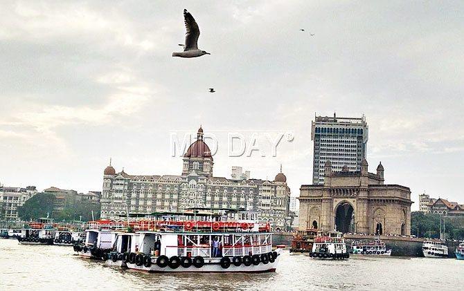 A view of the Gateway of India at Apollo Bunder. Pic/Dipanjan Sinha