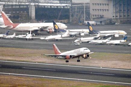 Mumbai: Angry after Air India pilot reports late, fliers deboard aircraft