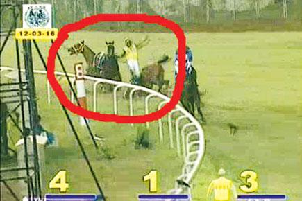 Miraculous escape for three jockeys at Mahalaxmi Racecourse