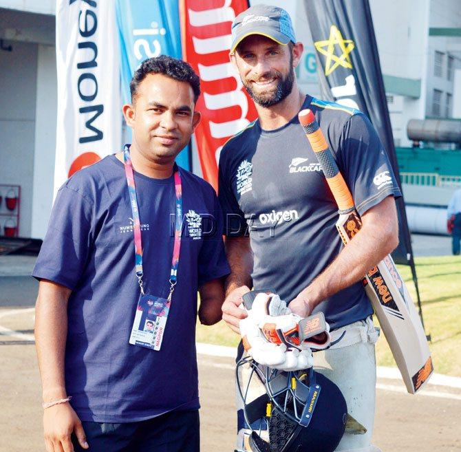 Net bowler Gurudas Raut, who is also captain of the Indian team for disabled cricket with New Zealand batsman Grant Elliot at the Vidarbha Cricket Association Stadium in Nagpur yesterday. Pics/Harit N Joshi