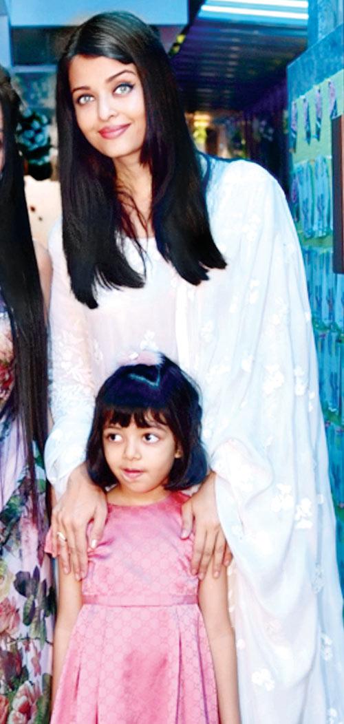 Aishwarya Rai Bachchan with daughter Aaradhya Bachchan